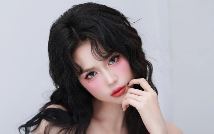 Đẹp khen - Xấu chê: Ngọc Trinh đẹp tựa búp bê Ảnh 2