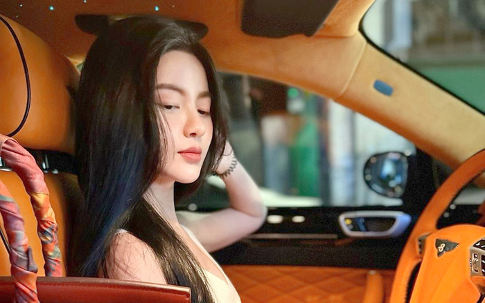 Kiếm 1,6 tỷ đồng sau 60 phút livestream, vợ Quang Hải sống sang chảnh cỡ nào? Ảnh 2