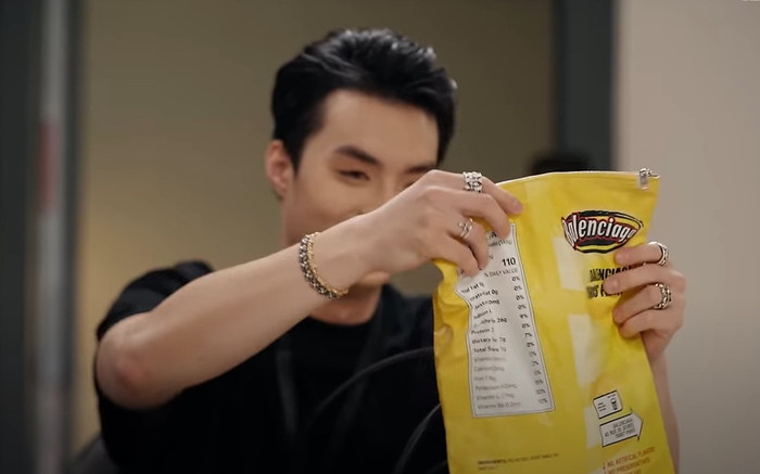 Chiếc túi đồ ăn vặt có giá hơn 1800 USD? Ảnh 2