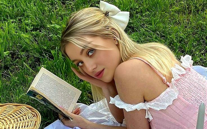 Phong cách thời trang Cottage: Gợi ý cho những ngày bạn muốn thành 'nàng thơ' Ảnh 2