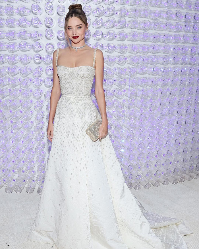 Dù đã sinh 4 con nhưng Miranda Kerr vẫn khiến công chúng nể phục với thân hình gọn gàng.