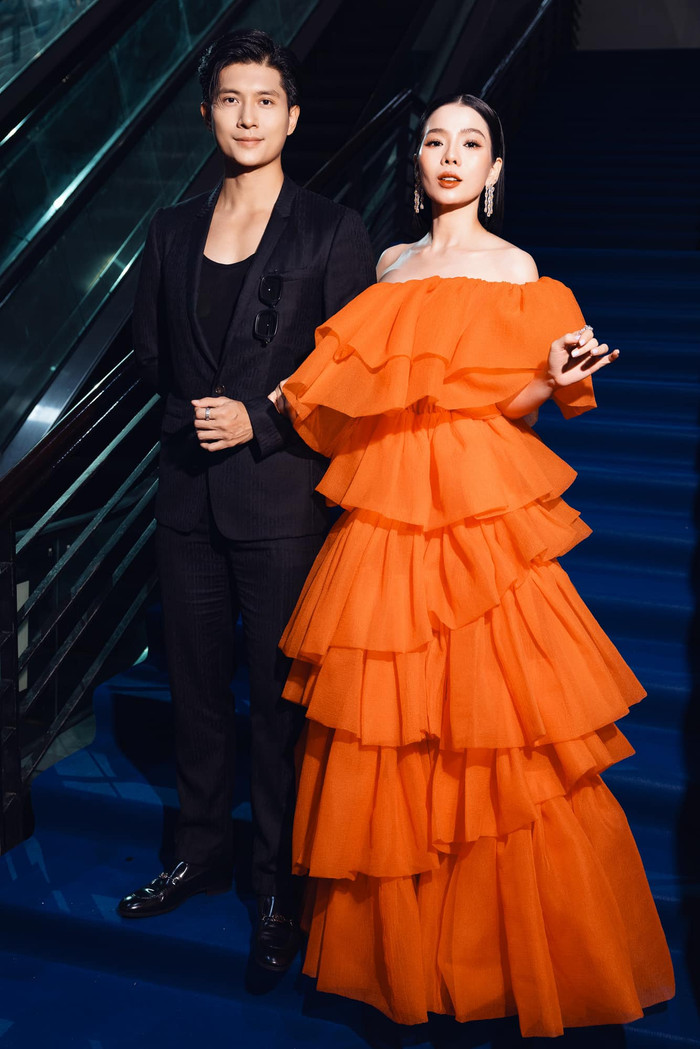 Lệ Quyên và Lâm Bảo Châu đã có hơn 3 năm bên nhau. Dù chênh lệch về tuổi tác, song chuyện tình cảm của cả hai được bạn bè và người hâm mộ ủng hộ.