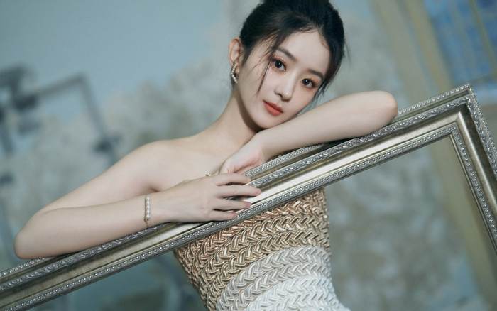 Có tài sản 10.000 tỷ nhưng Triệu Lệ Dĩnh sống giản dị, giờ vẫn dùng iPhone 8 Ảnh 2