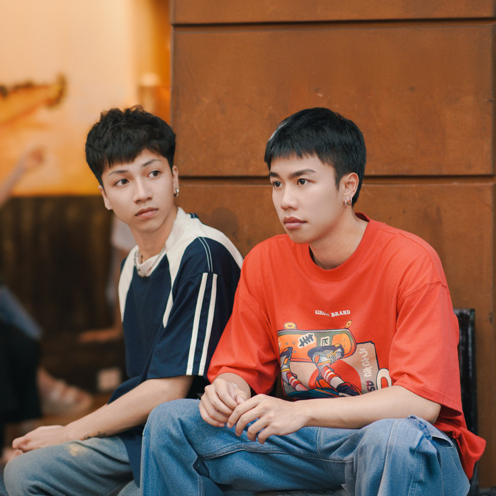 Long Vũ và Việt Pháp có nhiều cảnh quay chung ngay từ những tập đầu. 