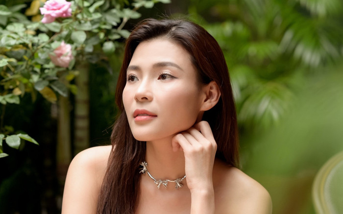 Thúy Diễm 'chặt đẹp' hai cô con gái khi đọ nhan sắc đời thường Ảnh 2