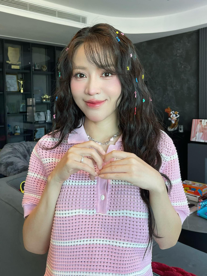 Gương mặt tròn trịa, vòng 2 lùm lùm cùng sự 'mất tích' của Puka trên nền tảng mạng xã hội khiến dân tình đặt nghi vấn nữ diễn viên đã có 'tin vui'. 