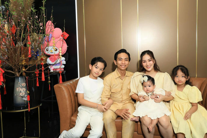 Tổ ấm nhỏ hạnh phúc của Khánh Thi - Phan Hiển.