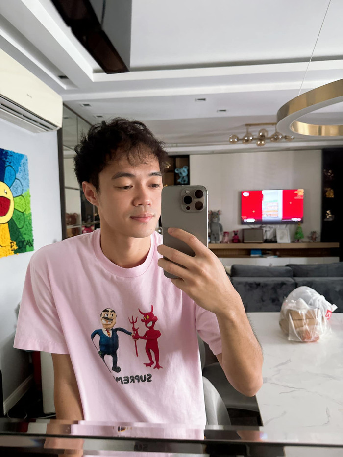 Văn Toàn cập nhật khoảnh khắc đời thường ở nhà riêng. Ảnh: FBNV