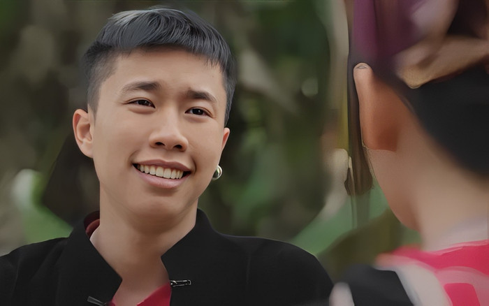 Dù hết lòng vì Pu nhưng Chải bị nhận xét là một chàng trai kém cỏi, lụy tình. 