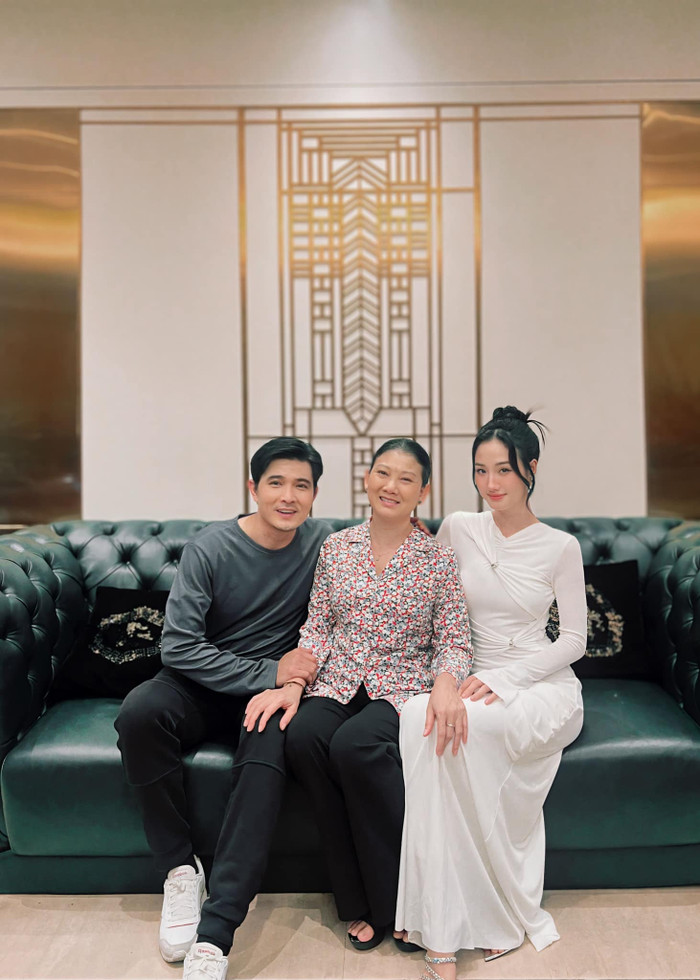 Hoàng Khánh Ly từng có cơ hội hợp tác với Quang Sự trong phim Trạm cứu hộ trái tim. 