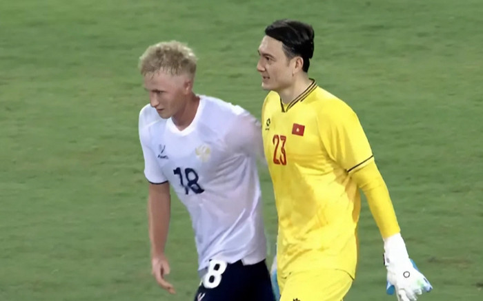 Thủ môn Đặng Văn Lâm mắc lỗi vì mặt sân Mỹ Đình quá xấu? Ảnh 2