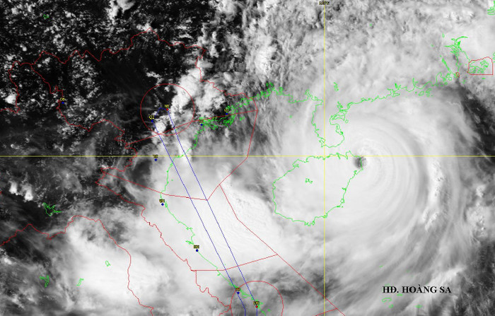 Một nửa mắt bão Yagi đã tiến vào đảo Hải Nam (Trung Quốc). Ảnh: NCHMF