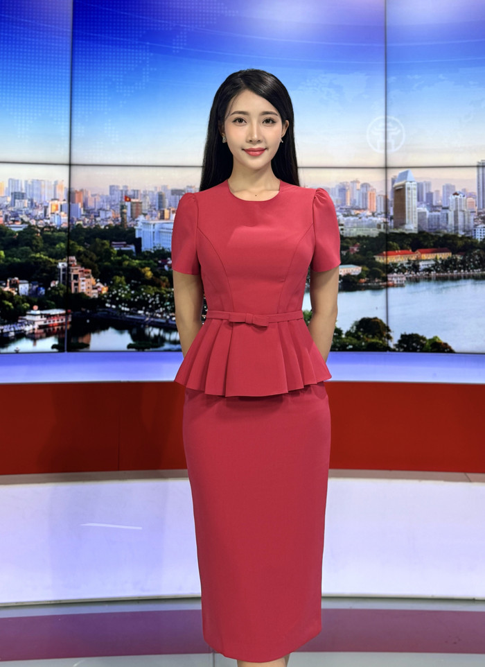 Nữ MC luôn chỉn chu trong việc ăn mặc khi lên sóng truyền hình