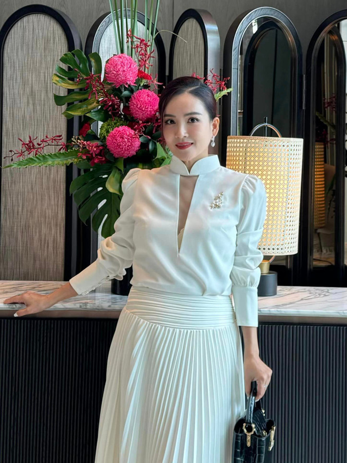 Lê Anh Thơ lớn hơn Bình Minh tới 5 tuổi nhưng họ đã chứng minh cho số đông thấy rằng, mặc dù có sự khác biệt nhưng họ giúp nhau hoàn thiện những phần còn thiếu của bản thân, để hai mảnh ghép tạo ra thành một bức tranh hoàn chỉnh. 