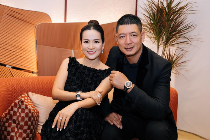 Khi kết hôn với bà xã Lê Anh Thơ, cựu diễn viễn Bình Minh khiến rất nhiều người bất ngờ. Vì người phụ nữ anh chọn làm vợ không phải là một chân dài đình đám hay một hoa, á hậu nổi tiếng. Trong khi thời điểm 2008, Bình Minh là một nam thần của showbiz Việt. 