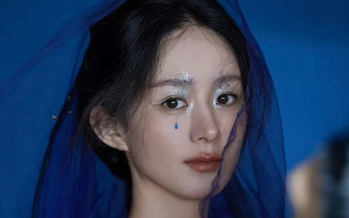 Triệu Lệ Dĩnh gây tranh cãi vì trạng thái khi đóng quảng cáo Ảnh 2