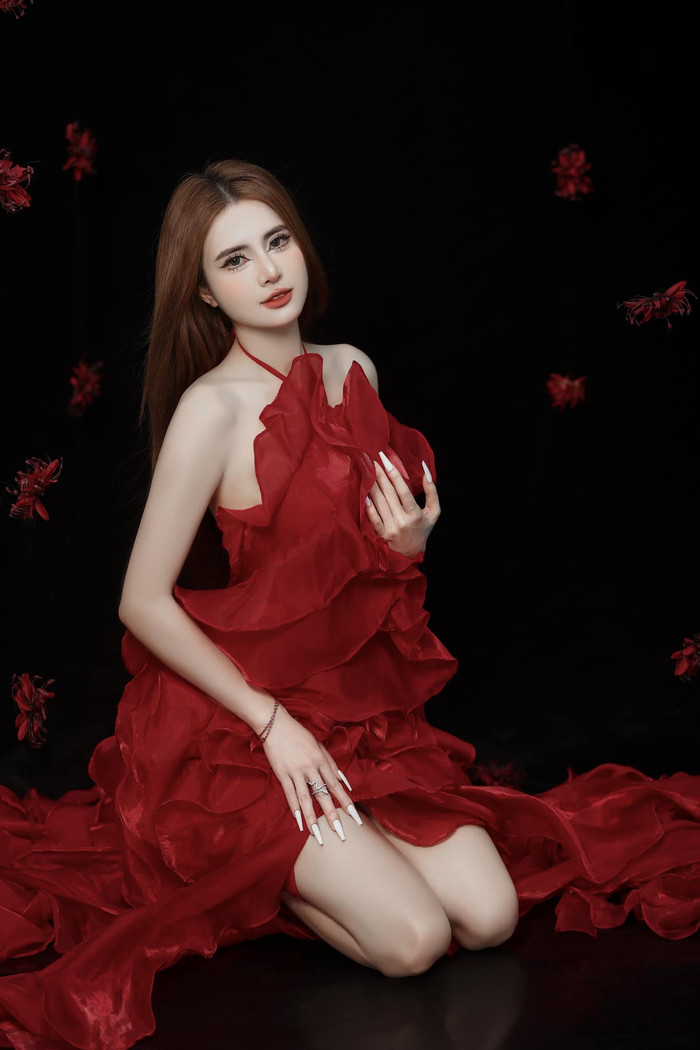 Sau ly hôn, nhan sắc của Lê Khánh Chi ngày càng thăng hạng. 