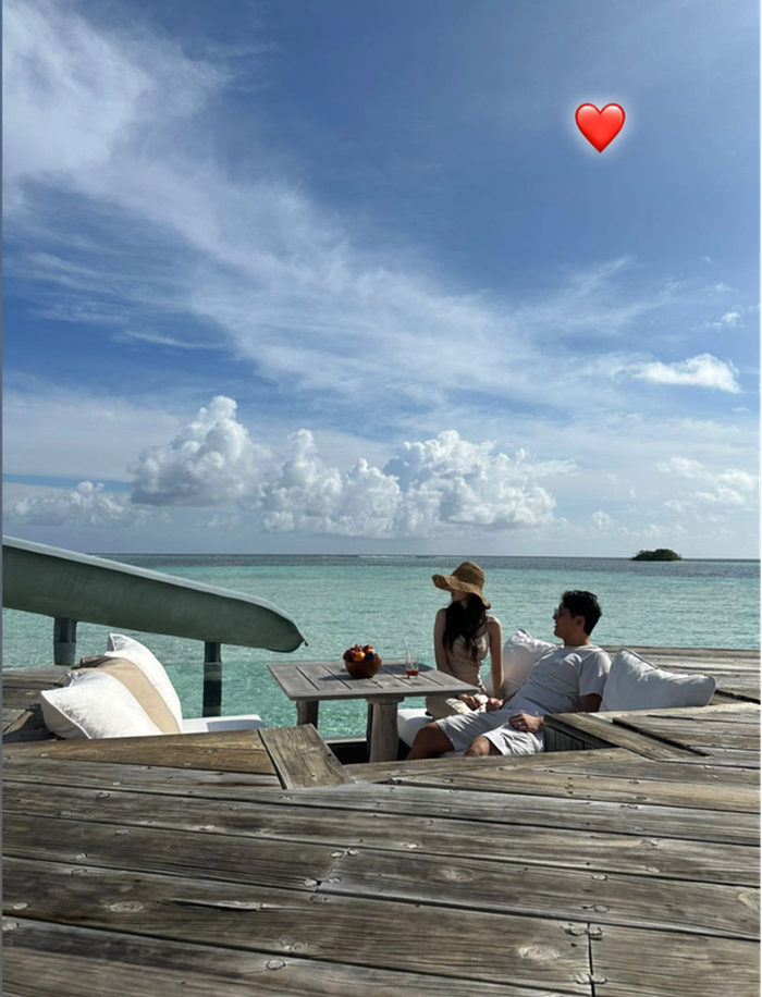 Jiyeon phủ nhận tin đồn ly hôn với chồng.