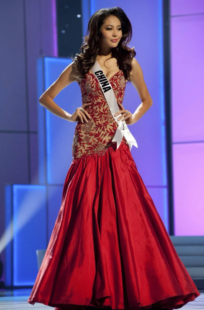 Dù là Á hậu 4 - Miss Universe 2011, La Tử Lâm vẫn đến Mỹ tham gia một chương trình về người mẫu.