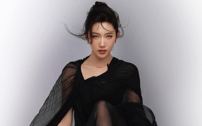 Thúy Ngân nóng bỏng mắt trong váy áo xuyên thấu, hé lộ chuyện trọng đại dịp cuối năm Ảnh 2