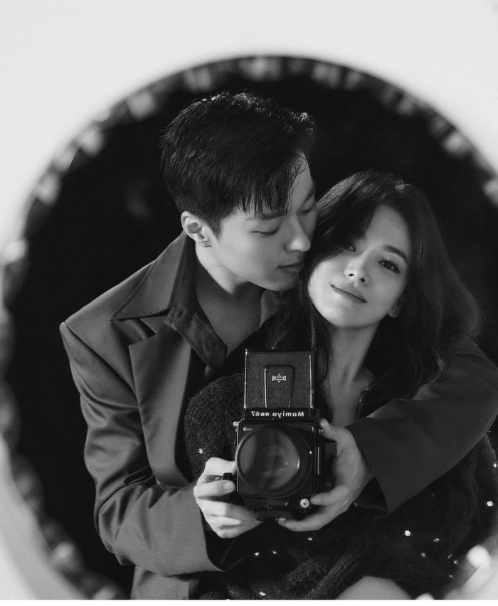 Tuy nhiên, ít ai biết rằng Jang Ki Yong mới là người đầu tiên được Song Hye Kyo chụp ảnh photobooth cùng.&nbsp;