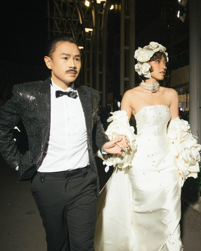 Binz luôn quan tâm, chăm sóc Châu Bùi ở chốn đông người. Ảnh: FBNV