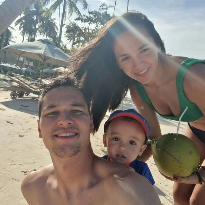 Vợ thủ môn Nguyễn Filip còn sở hữu vóc dáng thon gọn, làn da mịn màng cùng phong thái tự tin. Đặc biệt là những lần diện bikini, Aneta Nguyễn đều thu hút mọi ánh nhìn vì vẻ đẹp vừa ngọt ngào, vừa gợi cảm.