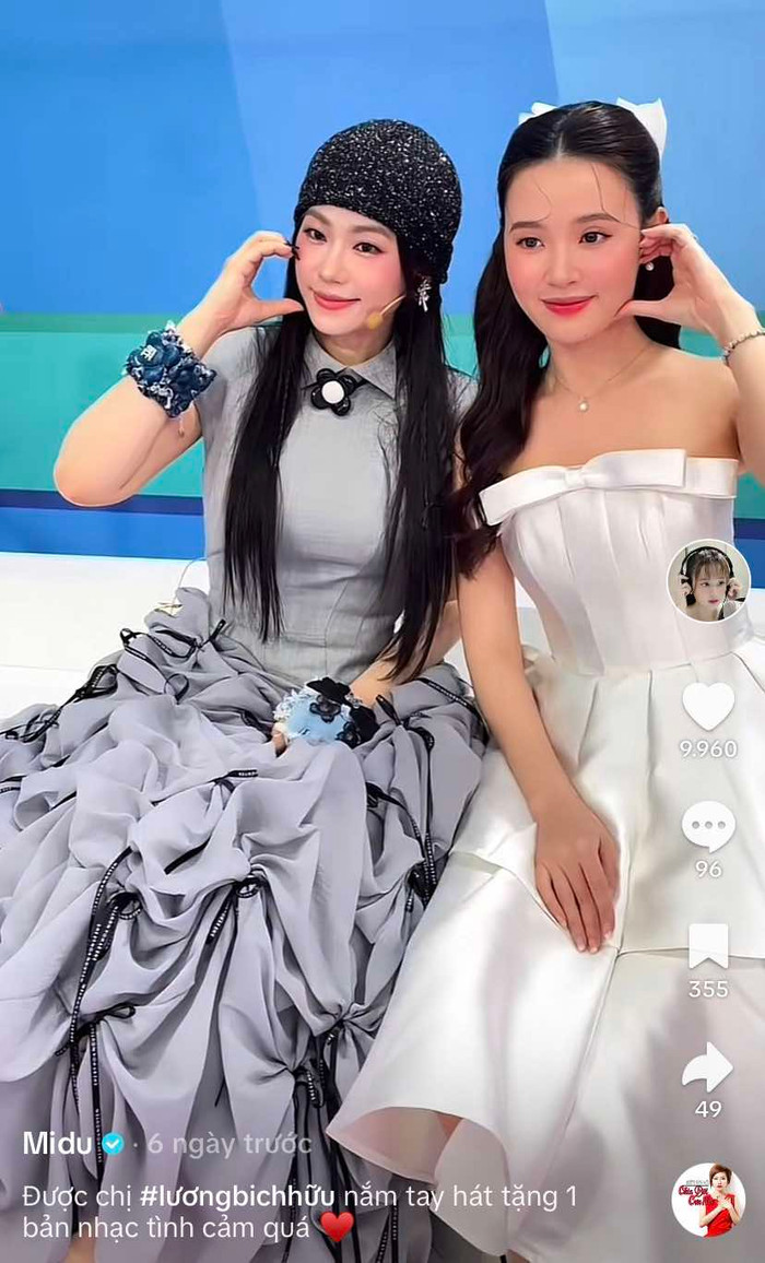 Lương Bích Hữu vui vẻ chụp ảnh cùng Midu. Ảnh: Chụp màn hình