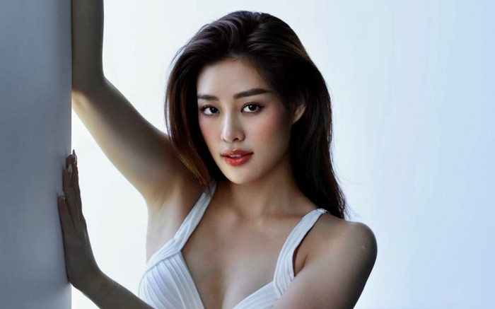 Đẹp khen - Xấu chê: Hoa hậu Khánh Vân nóng bỏng qua hình ảnh được chồng sắp cưới chụp Ảnh 2