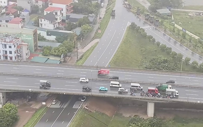 Hành động nhân ái này đã nhanh chóng được lan tỏa trên mạng xã hội, khiến cộng đồng mạng không khỏi xúc động.