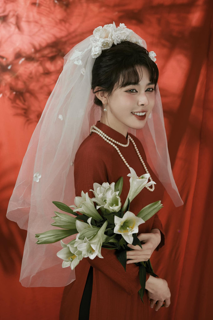 Hot girl Trần Bích Hạnh và cầu thủ Vũ Văn Thanh sắp về chung nhà?