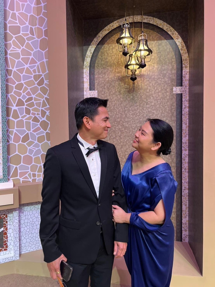 HLV Kiatisuk đang dành thời gian bên gia đình. Ảnh: FBNV