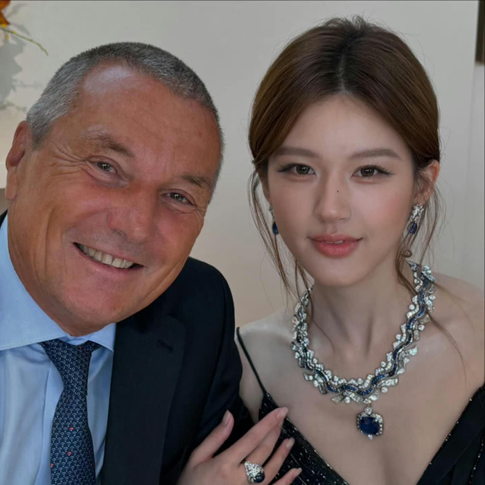 Triệu Lộ Tư gặp gỡ những người đứng đầu thương hiệu Bvlgari.