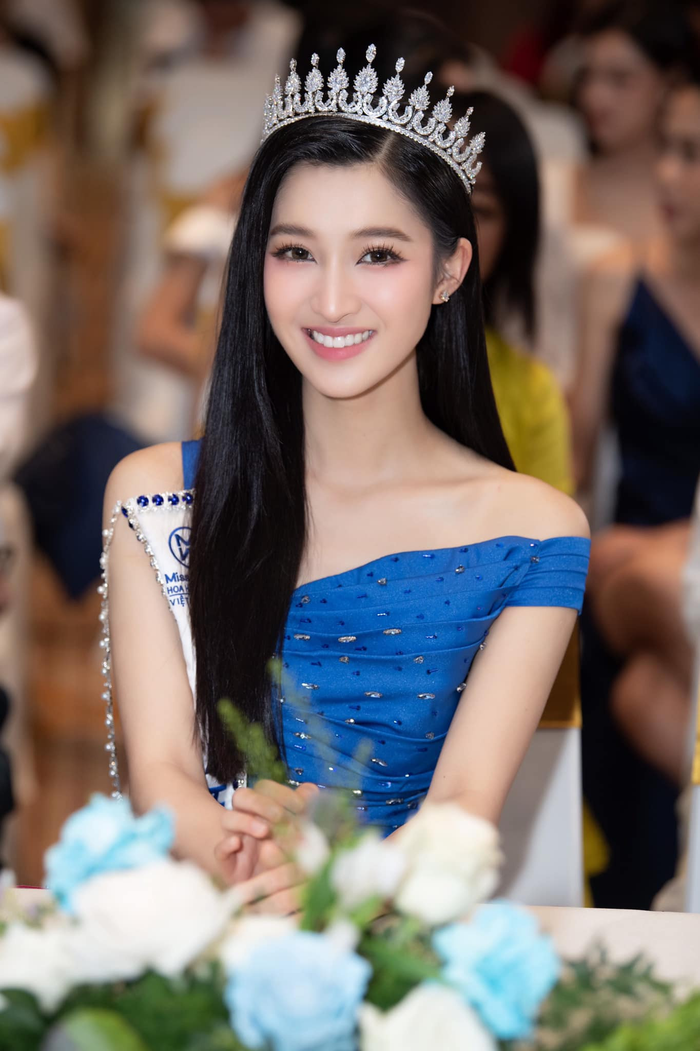 Phương Nhi gây tò mò vì bỗng dưng rời xa khỏi showbiz.