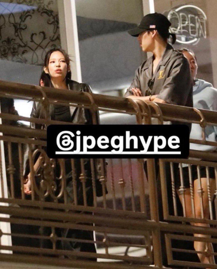 Chàng trai xuất hiện bên cạnh Jennie được cho chính là BamBam (GOT7).&nbsp;