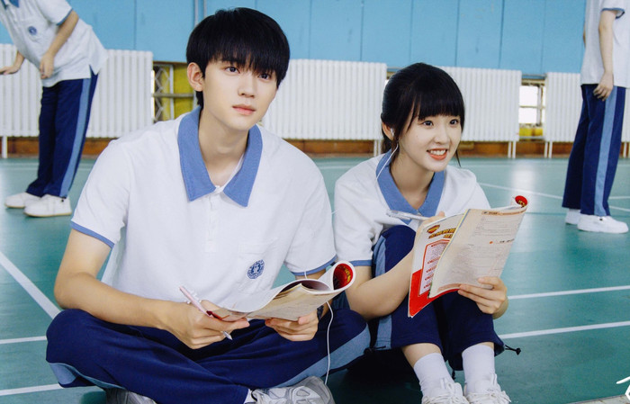 Khi Anh Chạy Về Phía Em lại đưa khán giả về thời thanh xuân tươi đẹp. 