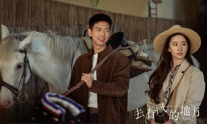 Đi Về Nơi Có Gió với sự góp mặt của Lưu Diệc Phi và Lý Hiện trở thành bộ phim chữa lành nhất định phải xem một lần trong đời. 