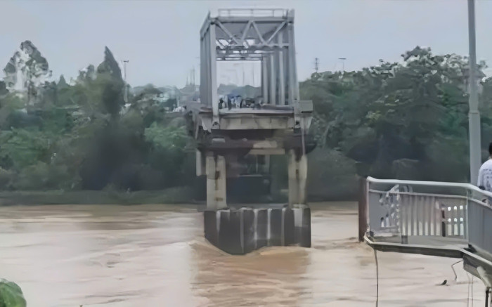 NSND Xuân Bắc, diễn viên Bình An xót xa khi cầu Phong Châu quê nhà bị sập Ảnh 2