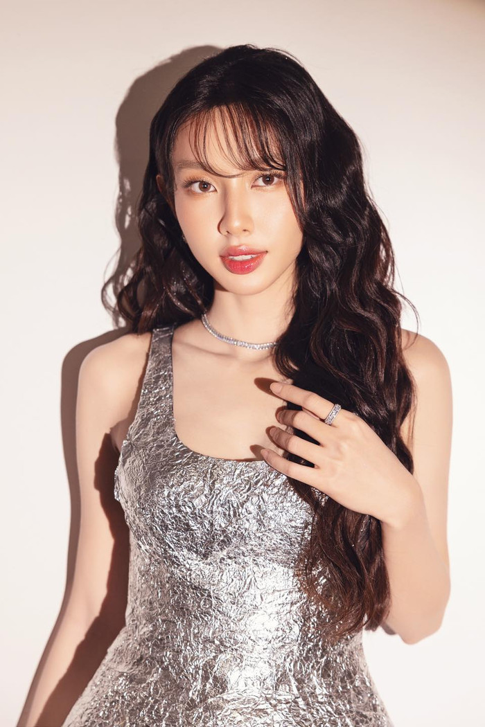 Thùy Tiên chứng minh sự đa tài ở nhiều lĩnh vực sau gần 4 năm trở thành Hoa hậu Hoà bình Quốc tế. Về đời tư, nàng hậu rất kín tiếng, hiếm hoi chia sẻ. (Ảnh: FBNV)