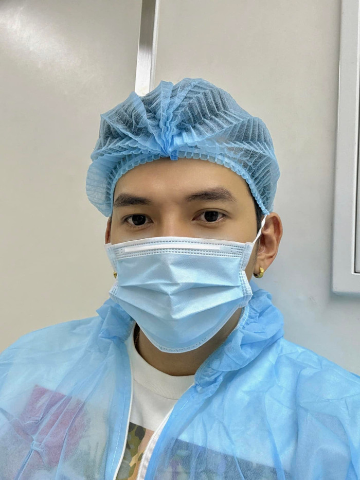 Lý Bình đồng hành cùng Phương Trinh Jolie khi sinh con thứ 3. (Ảnh: FBNV)