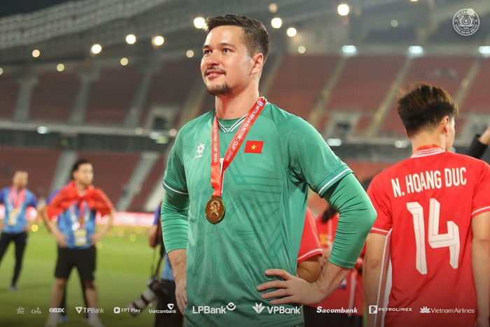 Thủ môn Nguyễn Filip dự bị ở AFF Cup 2024 chưa hẳn là chuyện xấu cho tuyển Việt Nam. Ảnh: CLB CAHN