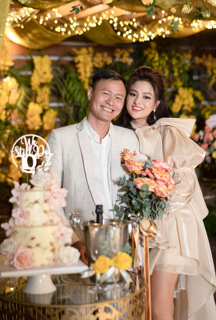 Siêu mẫu Vũ Thu Phương xác nhận ly hôn chồng doanh nhân sau 13 năm gắn bó. (Ảnh: FBNV)