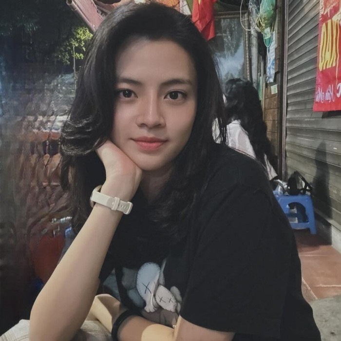 Nữ người mẫu sở hữu vẻ ngoài xinh đẹp, sắc sảo. (Ảnh FBNV)