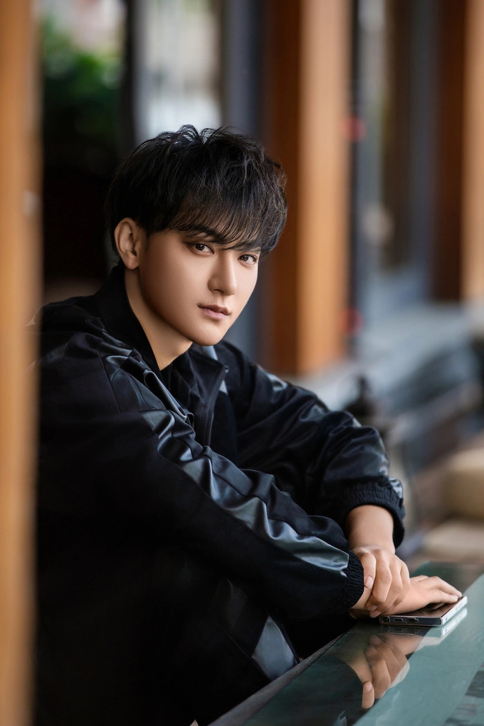 Màn tặng quà 'độc nhất vô nhị' của Hoàng Tử Thao khiến dân mạng xứ Trung 'dậy sóng'. 