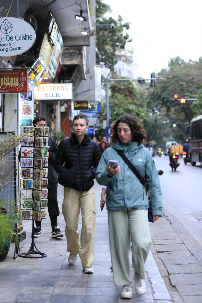 Người Hà Nội tận hưởng ngày cuối tuần trong cái lạnh 10 độ C Ảnh 8