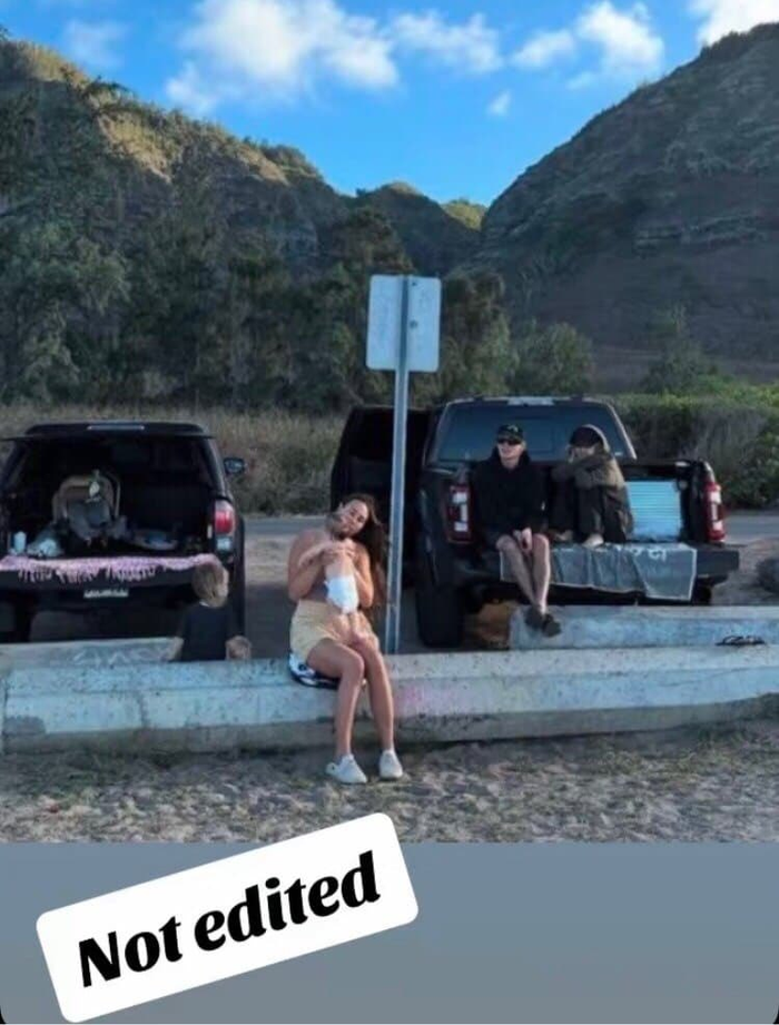 Rosé bị bắt gặp hẹn hò cùng 'tình tin đồn' ở nước ngoài? Ảnh 2