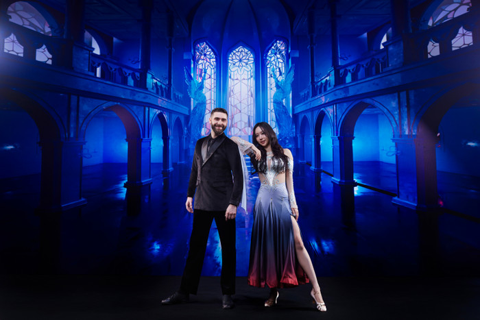 Minyoung tỏa sáng với bộ váy dạ hội mang phong cách hiện đại.