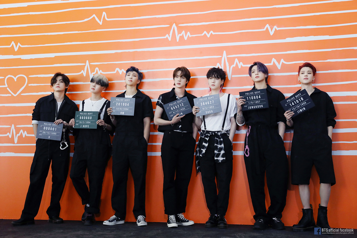 BTS được gọi là 'những vị vua của Kpop', cư dân mạng tranh cãi Ảnh 4