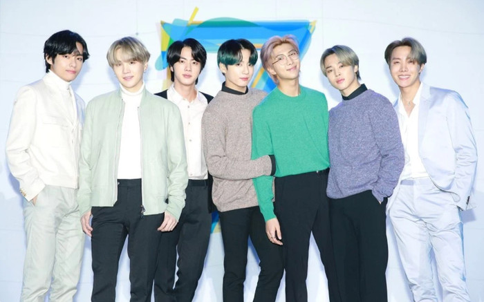 BTS được gọi là 'những vị vua của Kpop', cư dân mạng tranh cãi Ảnh 2