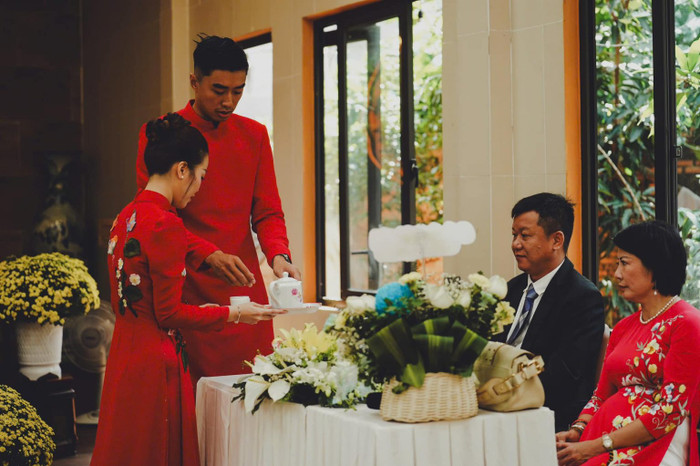 Cặp đôi nhận được sự chúc phúc của gia đình, bạn bè, đồng nghiệp...